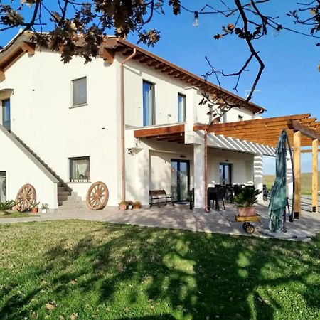 فندق Agriturismo Casale Lisalola سوتري المظهر الخارجي الصورة